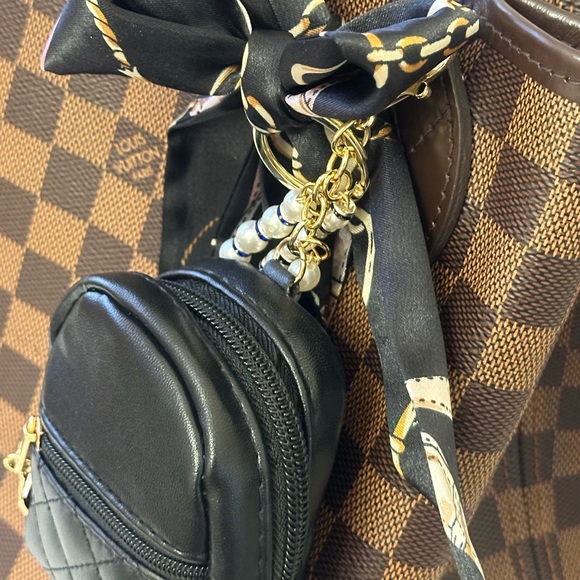 Mini style bag with Twilly🪷 - Picture 3 of 16